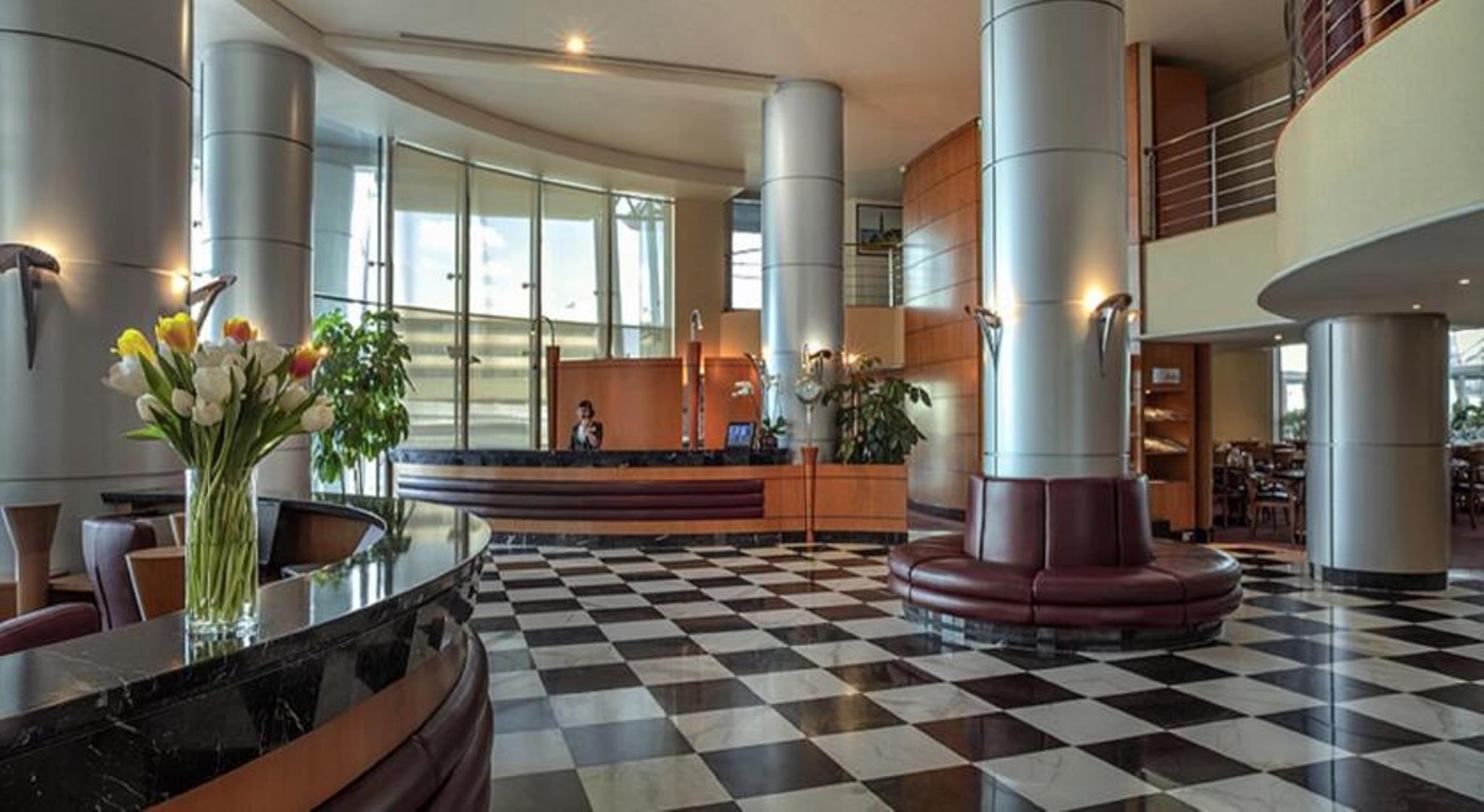 J5 – Port Saeed Hotel Dubai