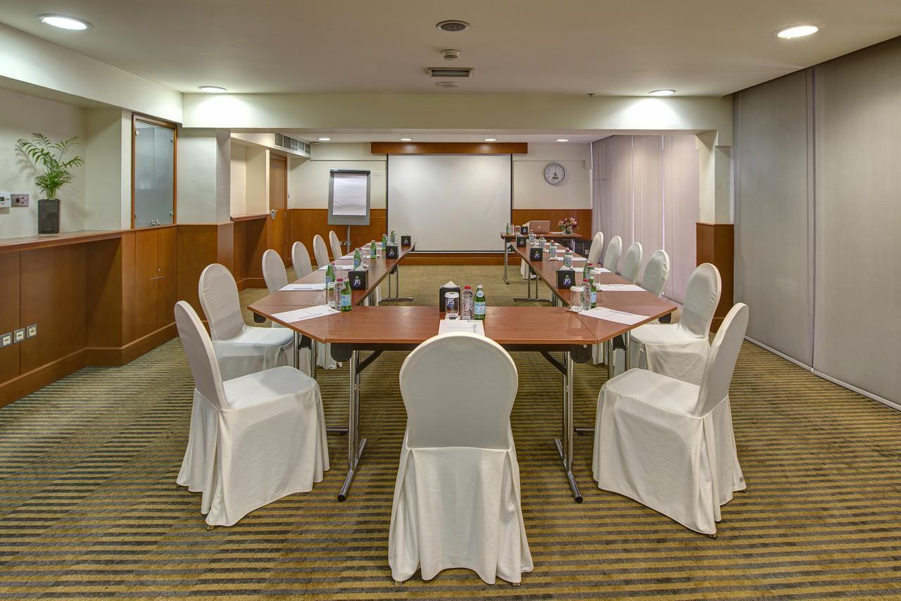 J5 – Port Saeed Hotel